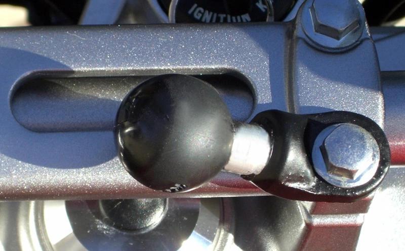 RAM-MOUNTS-B-koon-kiinnike-RAM-B-272U-4