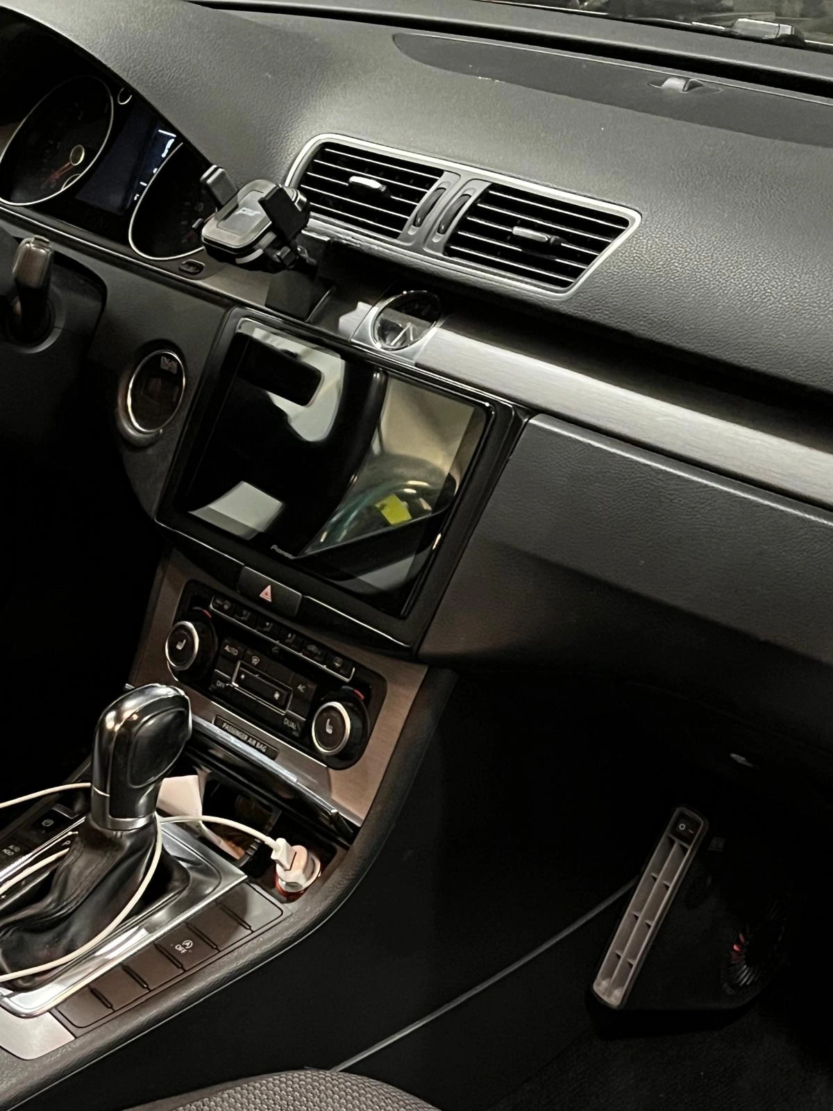 Pioneer SPH-PF97BT VW Passat B7-2
